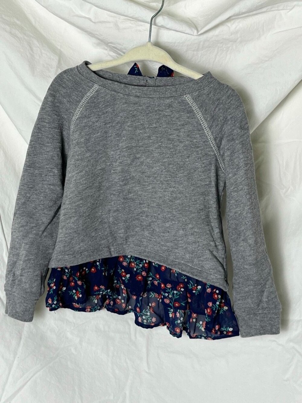 OshKosh B'gosh Girls 3T Gray Floral Ruffle Hem Sweatshirt Bow Back